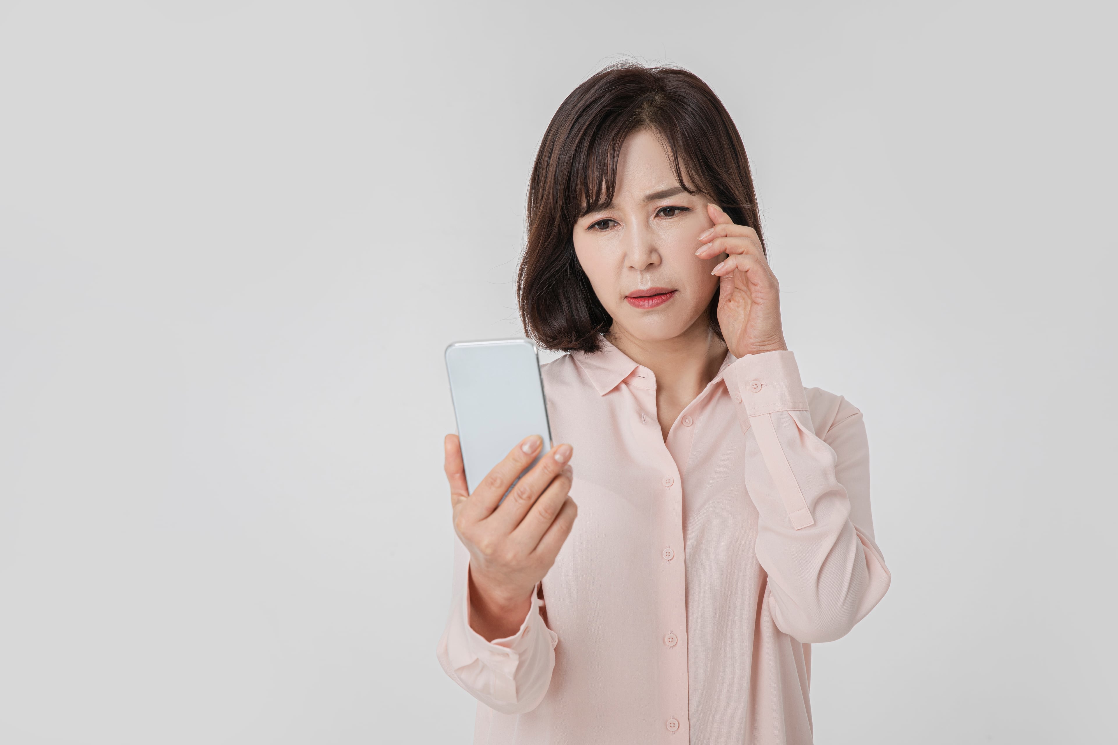 야탑안과에서 챙겨야 할 황반변성, 초기 증상부터 검사·치료까지 정리해드립니다