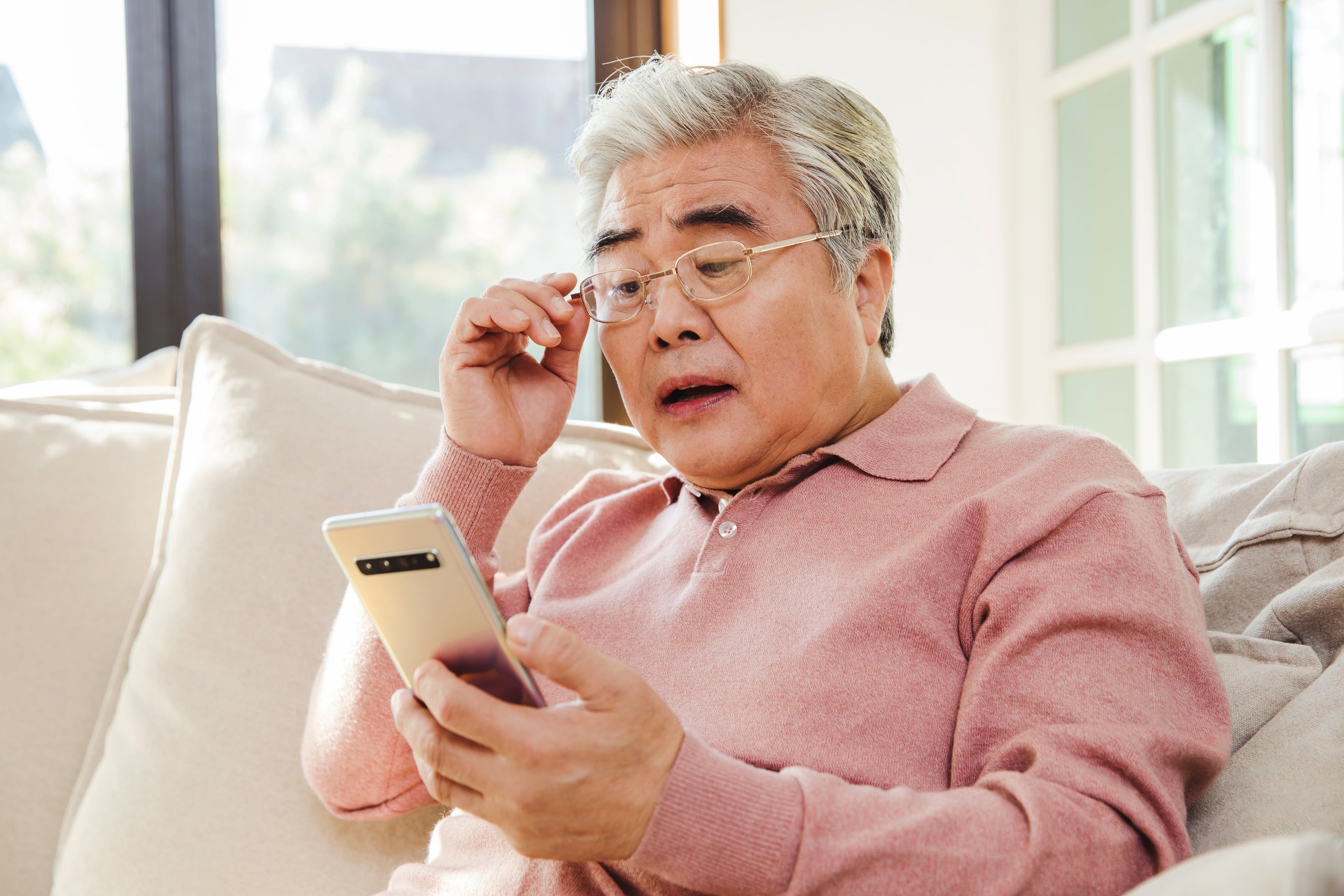 분당노안전문안과 노안 수술 시기와 안경·모노비전·다초점 인공수정체 비교 안내 | 더본안과