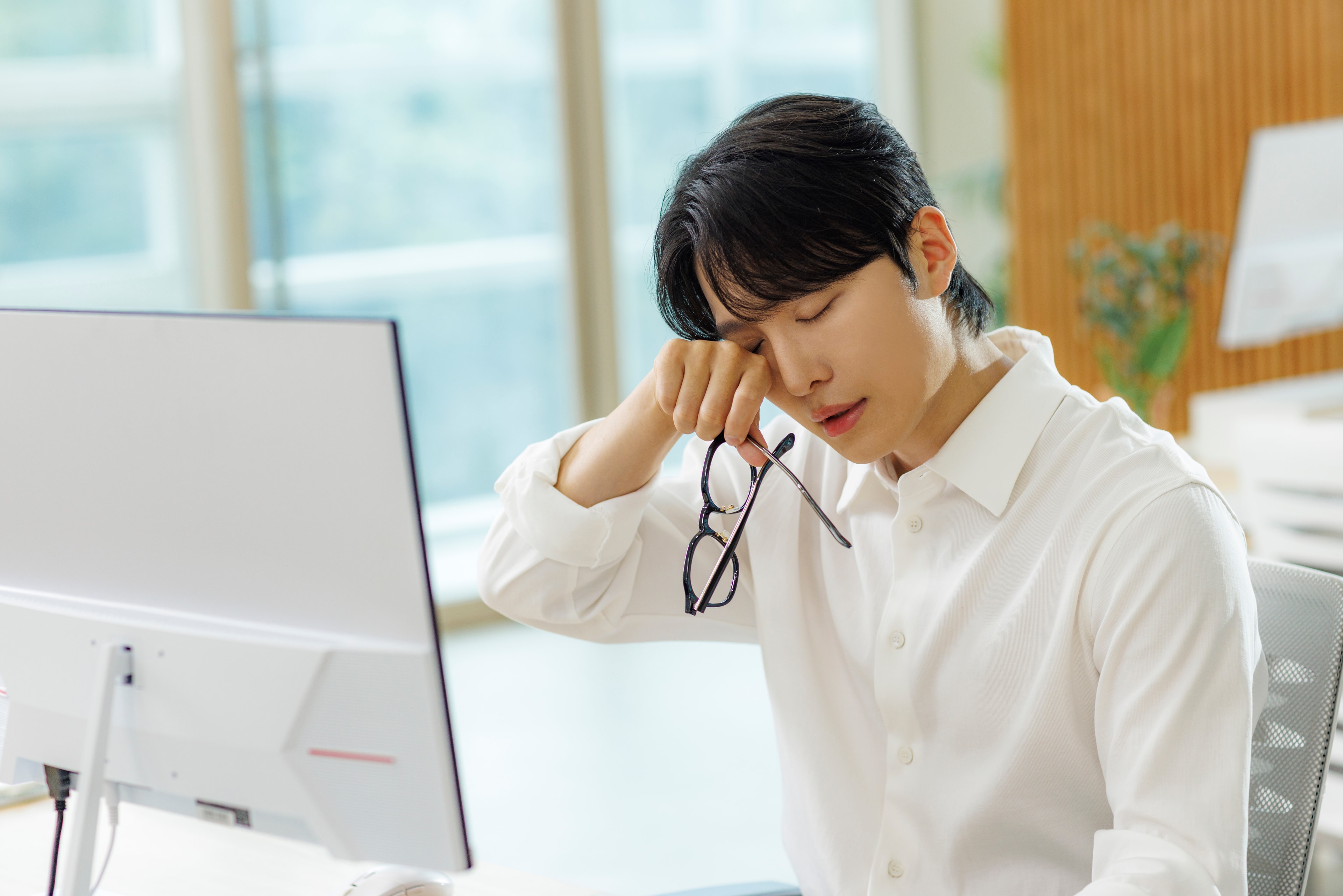 야탑비문증 검사와 레이저 치료, 경과관찰·수술 비교와 진료 4단계 안내 | 더본안과